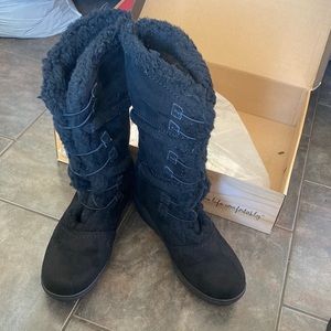Brand New In Box Allie Black Bearpaw Boots